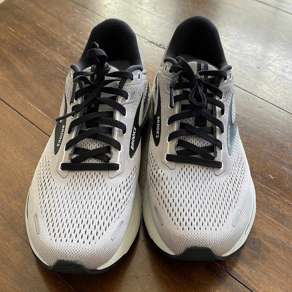 Brooks Adrenaline GTS 22 Men Size 8.5